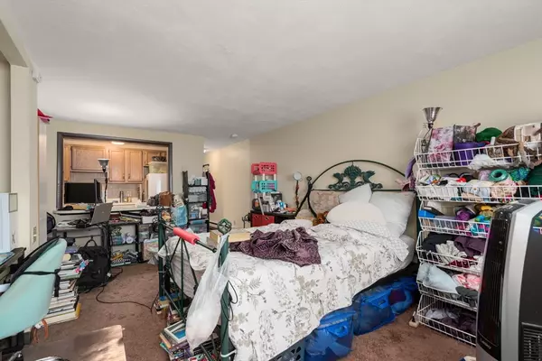 Marlborough, MA 01752,608 Boston Post Rd E #11