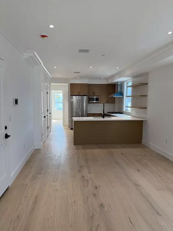 Somerville, MA 02145,5 Thurston Street #2