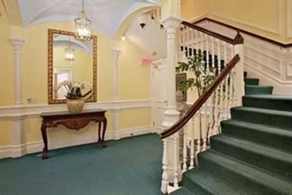 Boston, MA 02116,365 Beacon St #GF