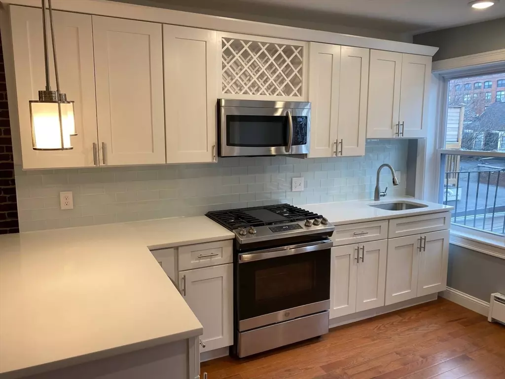 Boston, MA 02128,33 Chelsea Street #3