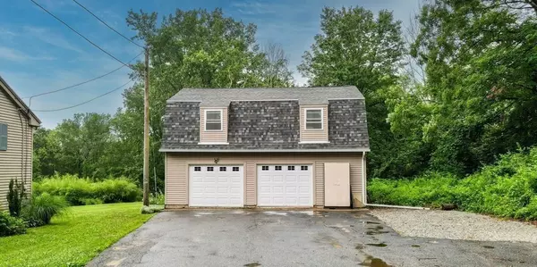 Brimfield, MA 01010,43 Tower Hill Road