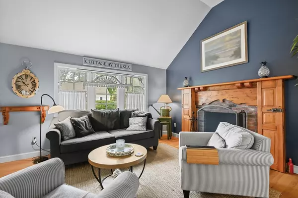 Barnstable, MA 02601,342 Sea Street