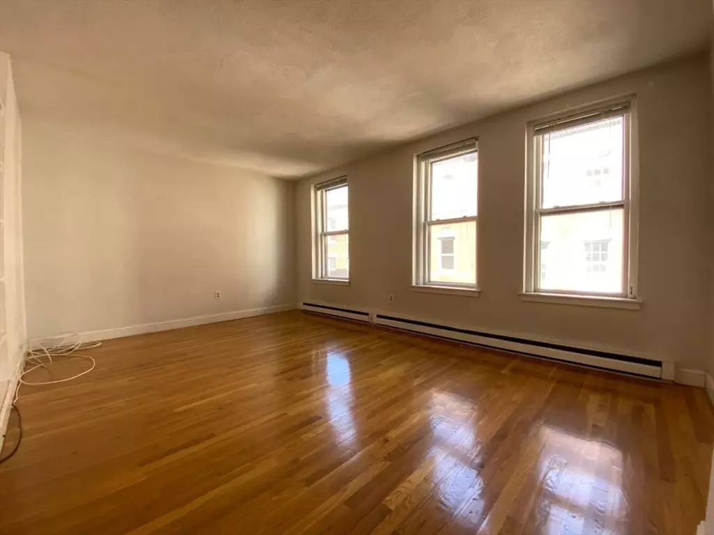 Boston, MA 02113,14 Cooper Street #302