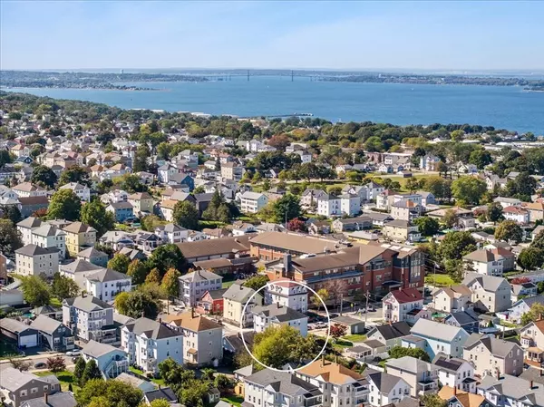 Fall River, MA 02724,576 Slade St #1