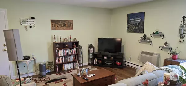 North Providence, RI 02904,1560 Douglas Ave #F79