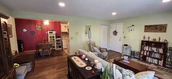 North Providence, RI 02904,1560 Douglas Ave #F79