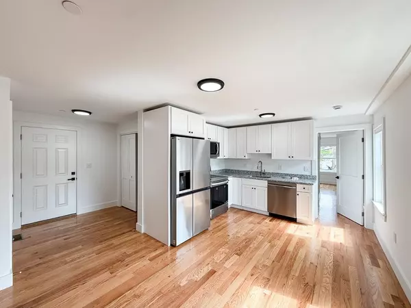 232 Lynnfield St #1, Lynn, MA 01904