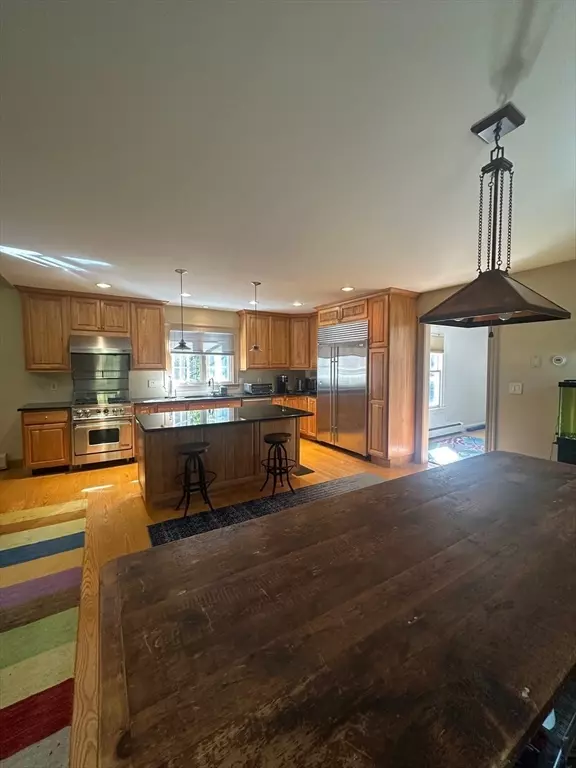 Plympton, MA 02367,8 Crescent St