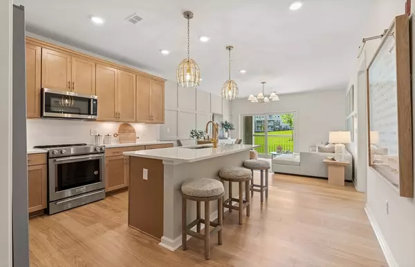 Canton, MA 02021,399 Neponset #104