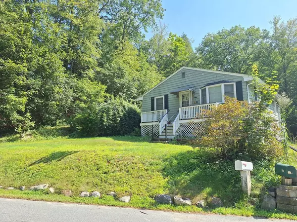 315 Lake Dr, Hamilton, MA 01982