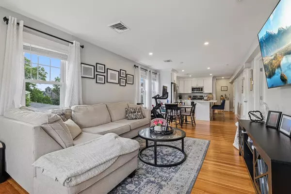 Boston, MA 02124,1104 Adams St #2