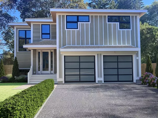 23 Pilgrim Rd, Wellesley, MA 02481