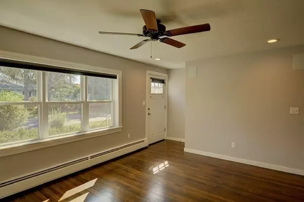 Grafton, MA 01536,17 Hollywood Dr #1