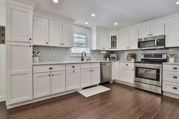 Wakefield, MA 01880,48 Bay State Rd