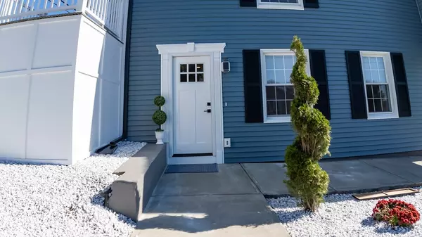 Somerset, MA 02725,229 Oneil Road #1