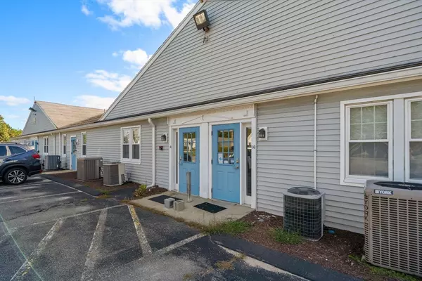 Bourne, MA 02559,4 Barlows Landing Rd #16