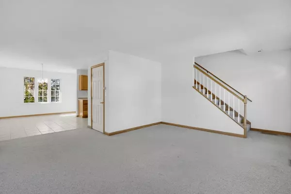Ludlow, MA 01056,665 Center St #705