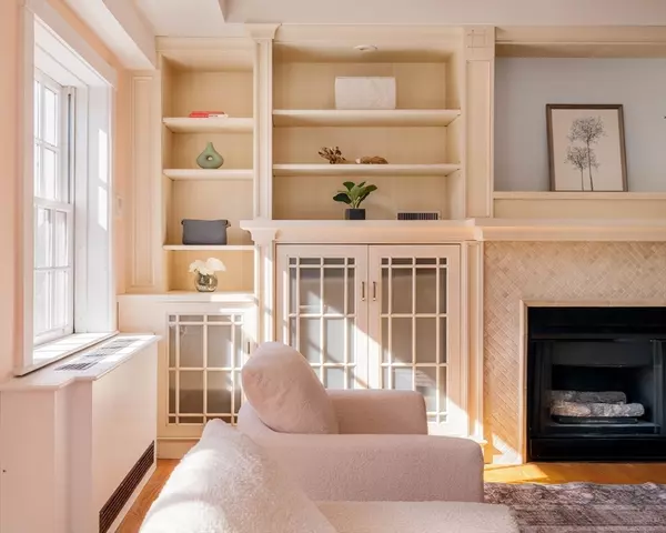 Boston, MA 02116,169 Commonwealth Ave. #5