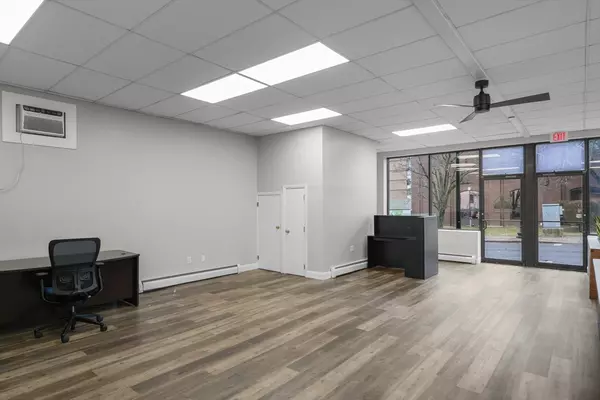 Fall River, MA 02721,337 Columbia St