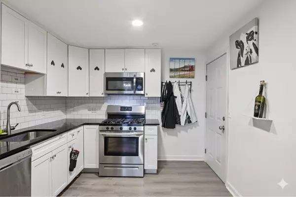 Fall River, MA 02724,352 Vale St #1