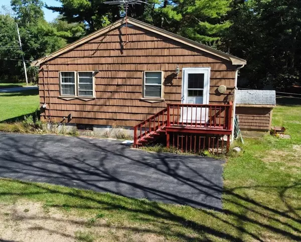 Lakeville, MA 02347,23 Myricks St