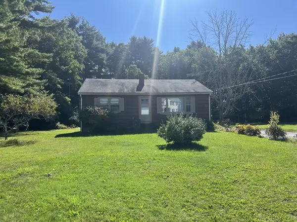 23 Myricks St, Lakeville, MA 02347