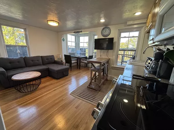 Plymouth, MA 02360,204 Sandwich St #2N