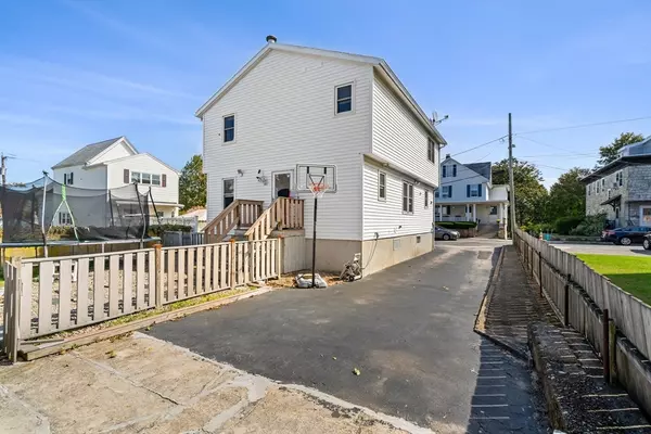 Gloucester, MA 01930,3 Stone Court