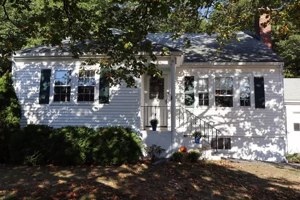 Wakefield, MA 01880,18 Crosby Rd