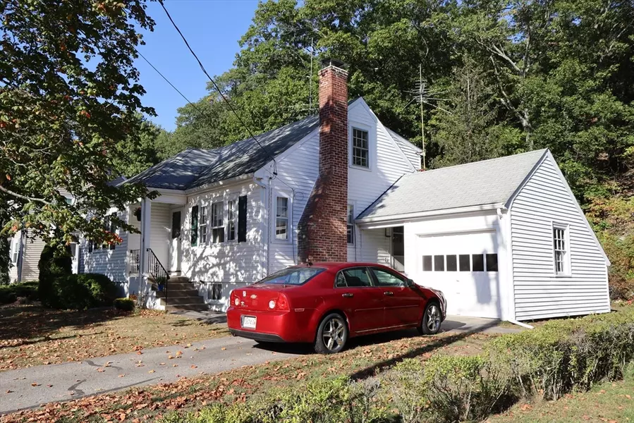 18 Crosby Rd, Wakefield, MA 01880
