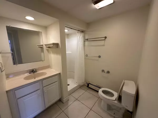 Framingham, MA 01701,6 Mclaughlin #5