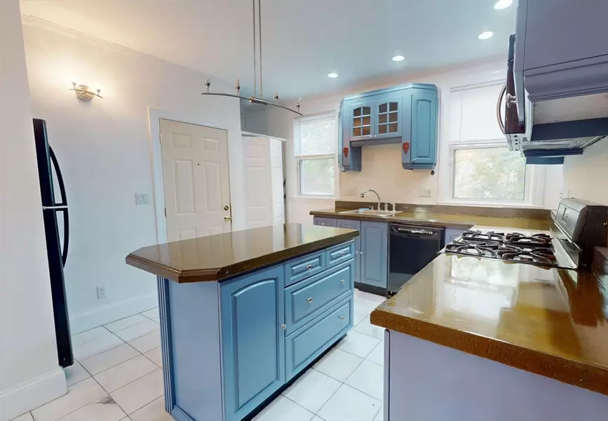 200 Hyde Park Ave #1, Boston, MA 02130