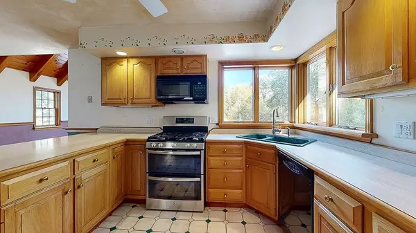 Hardwick, MA 01037,38 Gaudet Rd