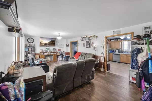 Fall River, MA 02724,66 Benjamin St