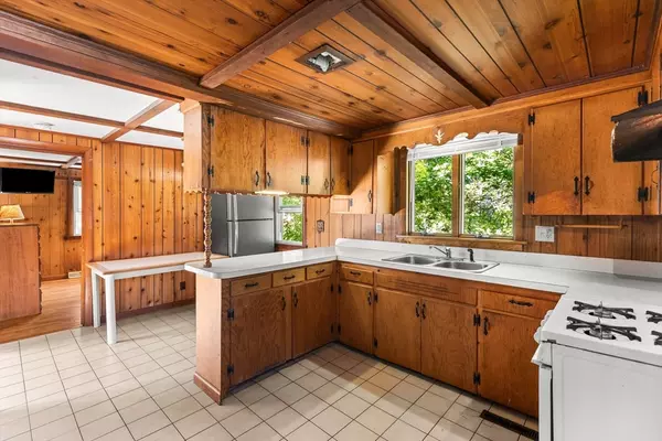 Plymouth, MA 02360,47 Lake Dr