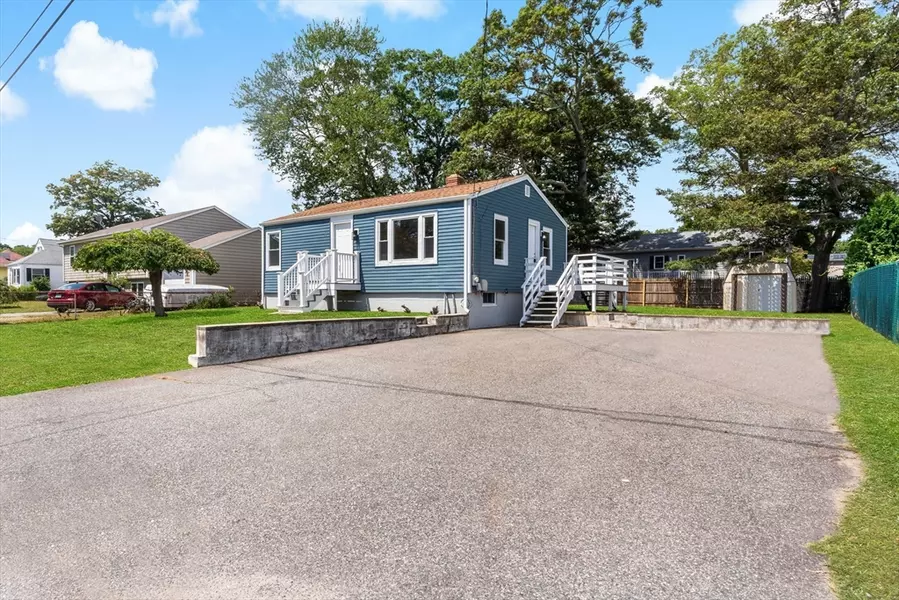 89 Bethel St, Warwick, RI 02889