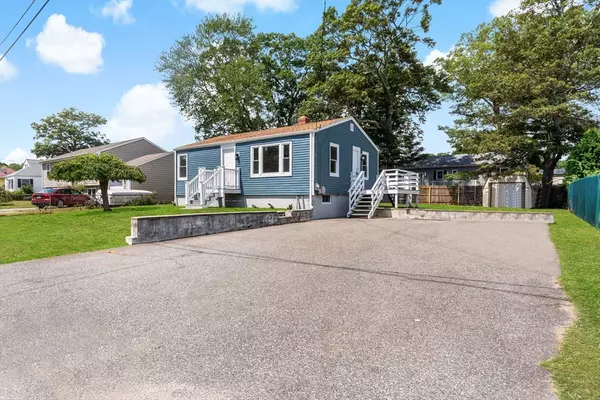 89 Bethel St, Warwick, RI 02889