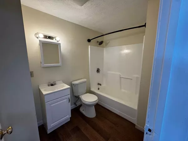 Manchester, NH 03104,249 E High St #3