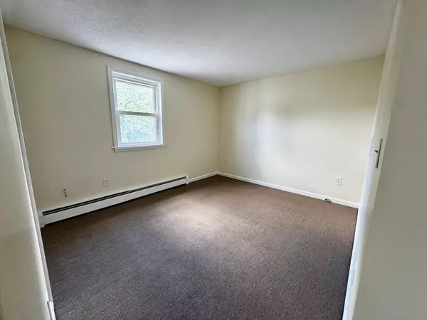 Manchester, NH 03104,249 E High St #3