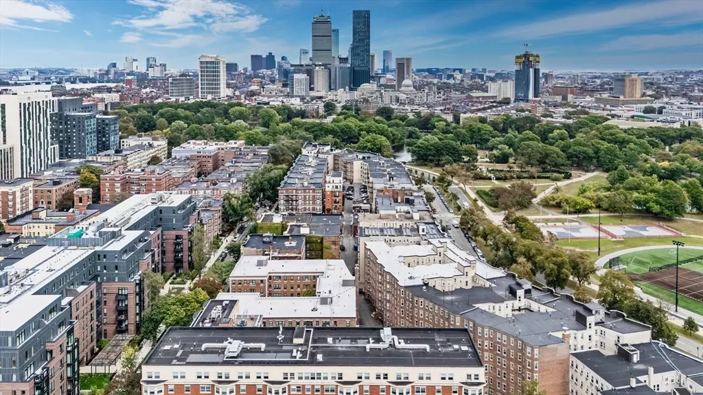 62 Queensberry St #204, Boston, MA 02215