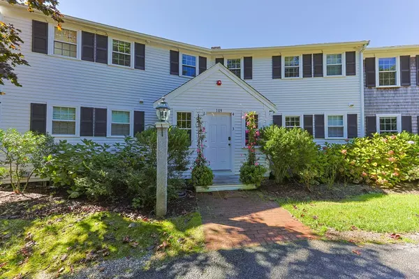 109 Misty Meadow Ln #4, Chatham, MA 02650