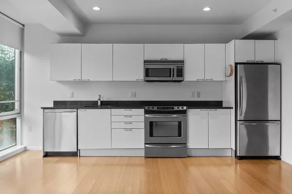 Cambridge, MA 02141,2 Earhart St #321