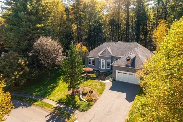 10 Golden Cir, Southampton, MA 01073