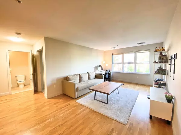 Cambridge, MA 02140,318 Rindge Ave #405