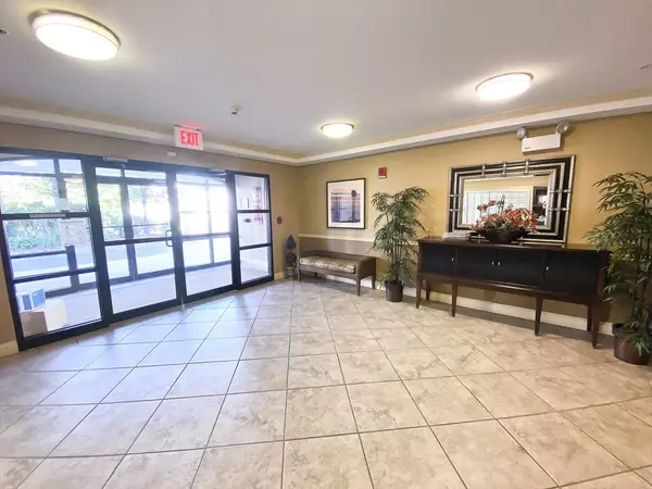 Cambridge, MA 02140,318 Rindge Ave #405