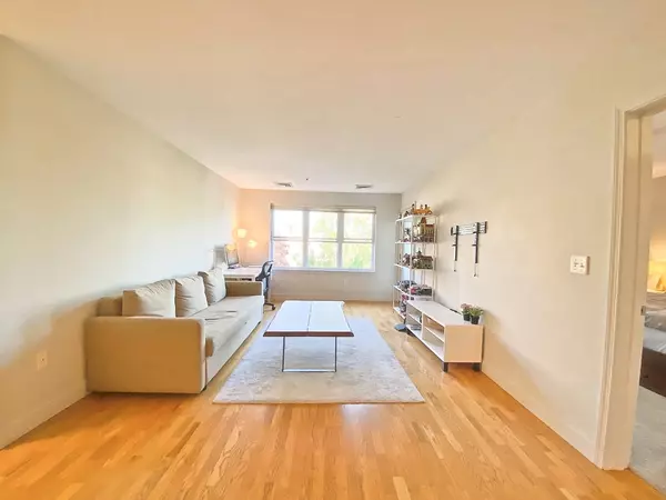 Cambridge, MA 02140,318 Rindge Ave #405