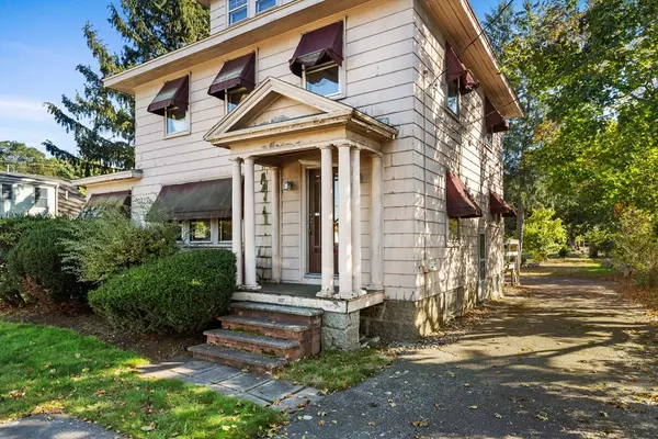 Lynnfield, MA 01940,807 Salem St