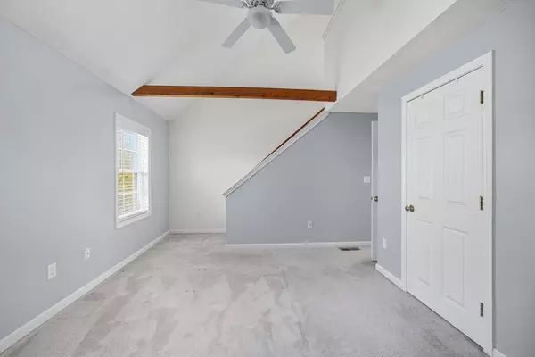 Lowell, MA 01851,997 Middlesex St #2