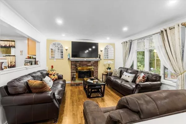 Pembroke, MA 02359,61 Chapel St