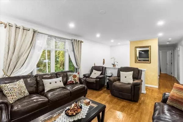 Pembroke, MA 02359,61 Chapel St